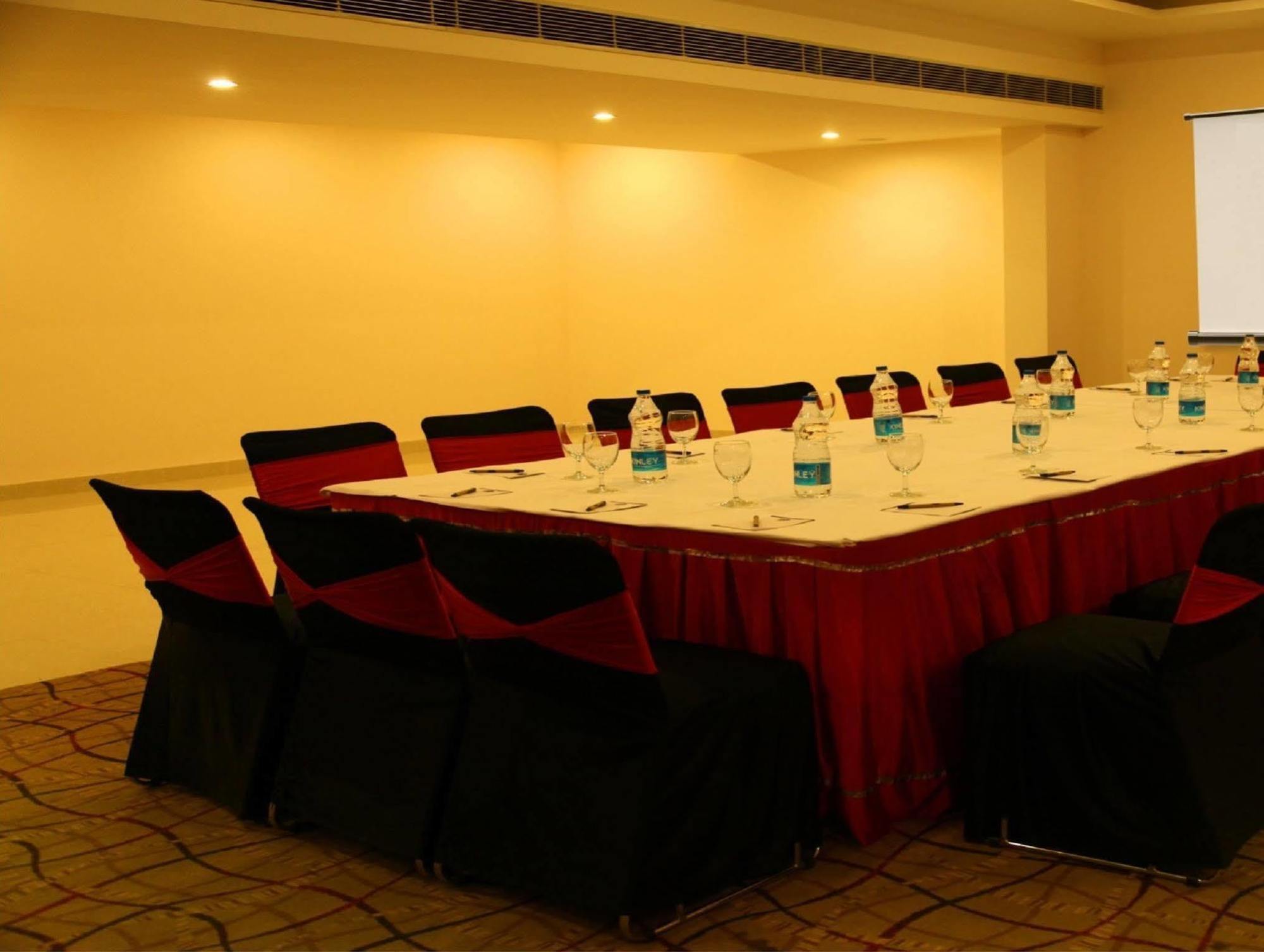 Continent Nakodar Hotel & Resorts Esterno foto